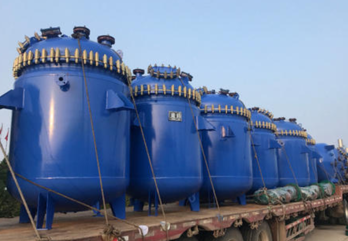 搪瓷反應(yīng)罐吊裝時(shí)需要注意的(圖1) 搪瓷反應(yīng)罐